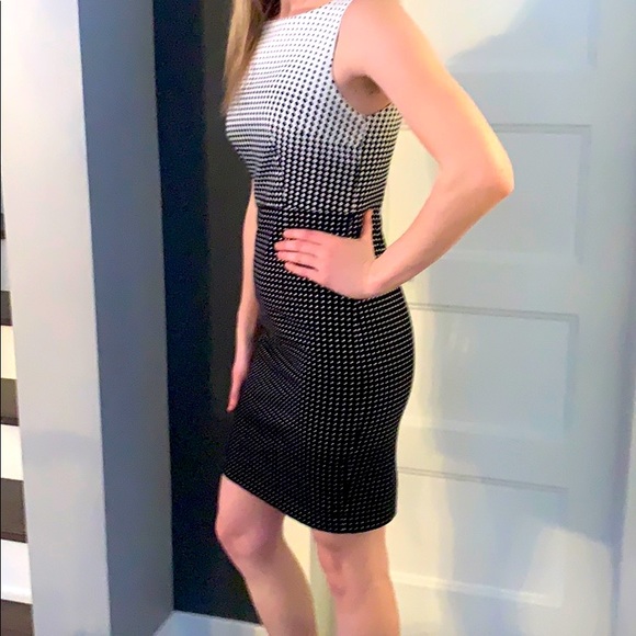 Dress white and black - Picture 3 of 3